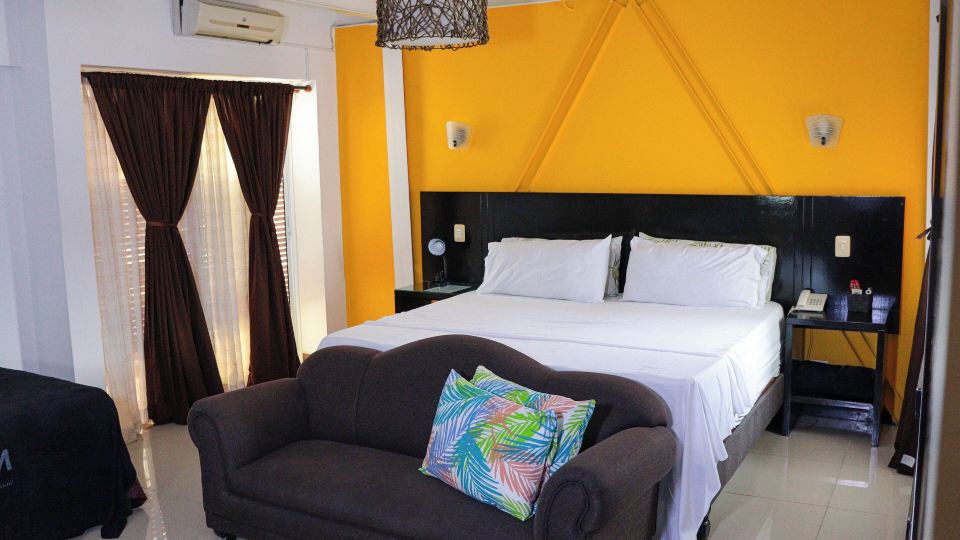 HOTEL HYM SAS