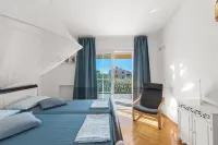 Holiday House with Pool Villa Seabird - Pools