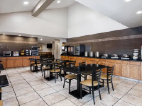 เบสท์เวสเทิร์น ดิสคัฟเวอรีอินน์ โรงแรมในตูกุมการิ