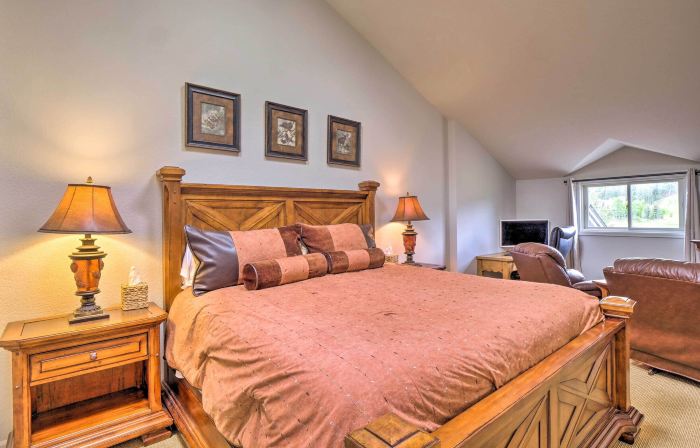 Copper Mountain Home w/ Hot Tub: Walk to Ski Lift!