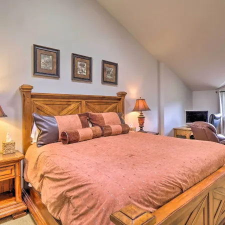 Copper Mountain Home w/ Hot Tub: Walk to Ski Lift!