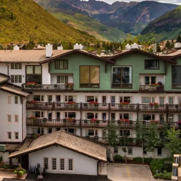 Relaxing 1 Bedroom Condo with Premium Amenities