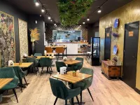 Bella Vita Hotel en Restaurant Hotels near The Hague Central Railway Station