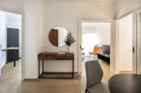 Stylish 1BR Retreat Near Alimos Beach Tram