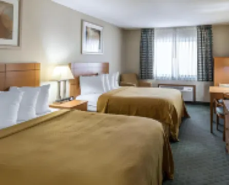 Quality Inn at Collins Road - Cedar Rapids