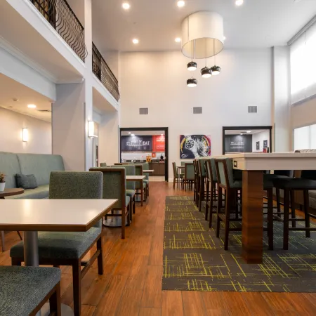 Hampton Inn & Suites College Station/US 6-East Bypass