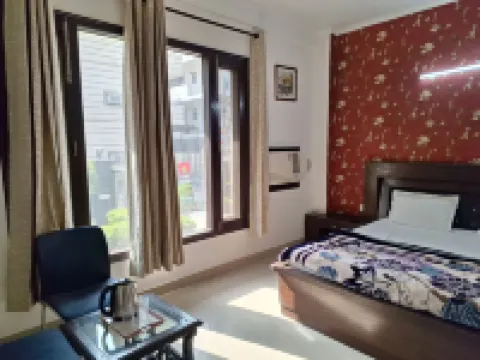 Hotel Star Residency Near Medanta Hospital