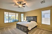 4 Mi to Surprise Stadium! Snowbird Haven w/ Pool - موقف سيارات