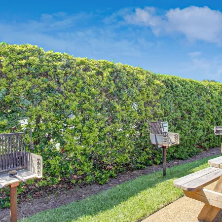 Newly Renovated Oceanfront Condo with Balcony, WiFi, W/D & Shared Pool/Tennis