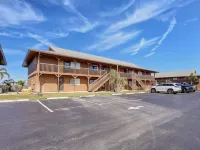 Lake View -Fresh & New-Bass N Sun-Pool-King Bed Hotels in Clewiston