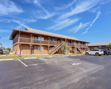 Lake View -Fresh & New-Bass N Sun-Pool-King Bed Hotels in Clewiston