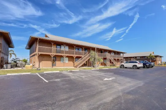 Lake View -Fresh & New-Bass N Sun-Pool-King Bed