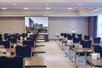 Renaissance Paris la Defense Hotel - parking