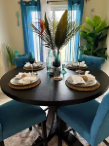 Sunny-shore Hideaway