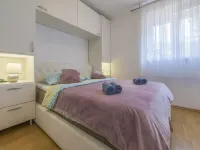 Apartment Cherry 2 Hotels in Selce