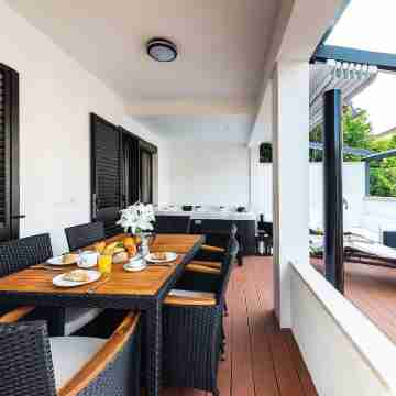 Apartment Auretta Dining/Meeting Rooms