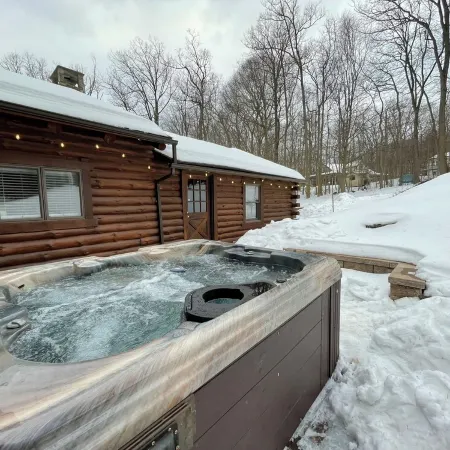 Log Cabin in the Woods with Hot Tub,  Pool Table ,Wifi !