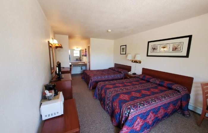 Riverside Inn