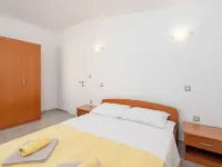 Apartments Marietta Hotels in Opcina Razanac