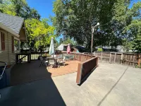 Medford Home and 2 Condos with Pool Hotel a 