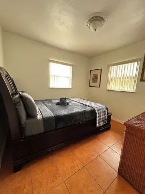 Charming 2-bedroom cottage in enjoyable Pinellas Park with AC, WiFi, and more