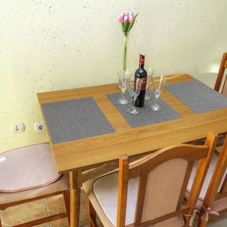 Lucky Luke Pool Apartments