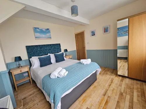 Seaside Holiday Apartments - Meerblick