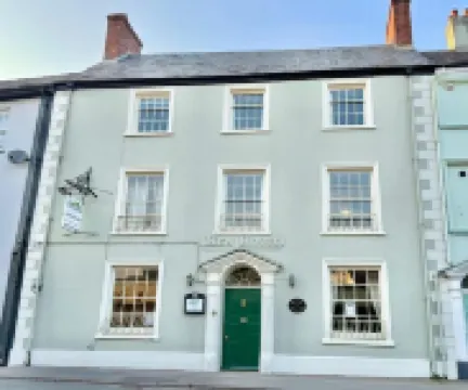 더 비컨즈 게스트 하우스