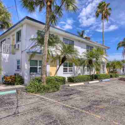 BeachTrail Lodging Hotel Exterior