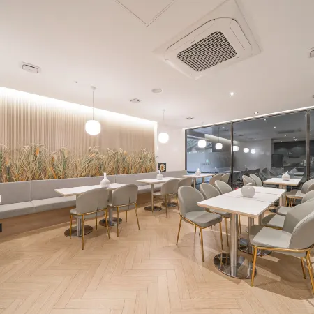 Gimhae The Van Hotel