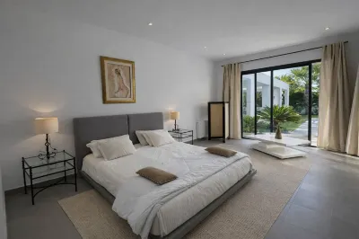 Villa Solreya Contemporary Oasis With Pool Hotel di 