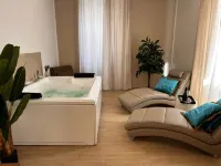 Centrale Suites - Bathtub