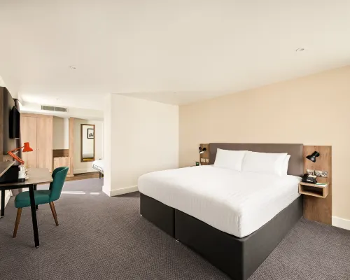 Holiday Inn Birmingham City Centre バーミンガム・バック・トゥ・バックス周辺のホテル