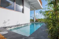 Aruna Resort & Villas - Beach