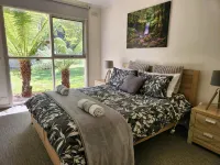 Russell Falls Holiday Cottages Hotels in New Norfolk