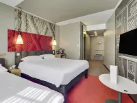 Ibis Saint-Germain-en-Laye Centre - Airport Shuttle