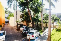 Hotel Plaza Mirador - parking