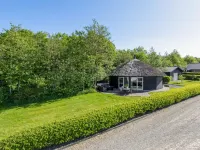 "Adrienne" - 35km from the Sea