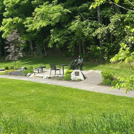 Newly Renovated Very Clean 2 Bedroom 2 Bath Condo Close to Skiing and Village