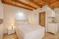 Harmonia Bungalows & Pool - Homestays