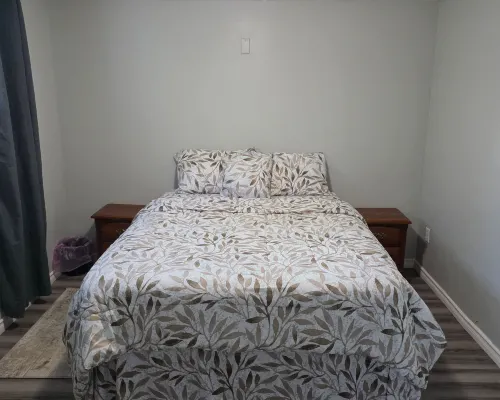 Bright & Cozy 2-Bedroom Main Floor Suite Hotels in Brampton