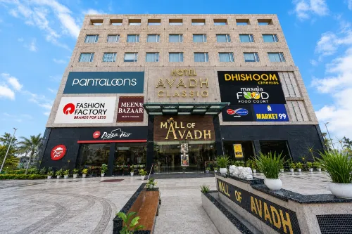 Hotel Avadh Classio Near by Ram Mandir - Breakfast
