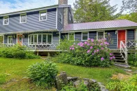 3 Mi to Mount Snow: Spacious West Dover Home