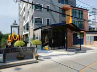 Double D Hotel Hotels near Koh Kret