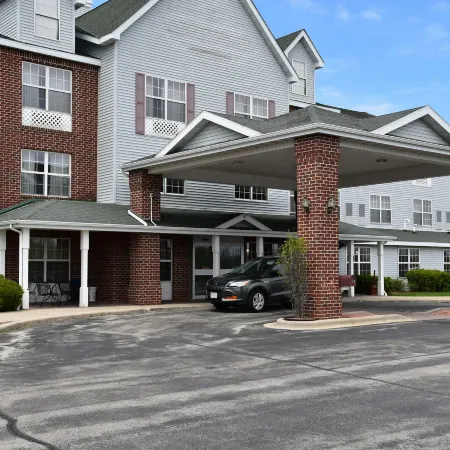 Holiday Inn Express & Suites PORT WASHINGTON by IHG Отели в г. Озоки
