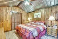 Converted Barn Couple's Oasis Near Tallulah Gorge - parking