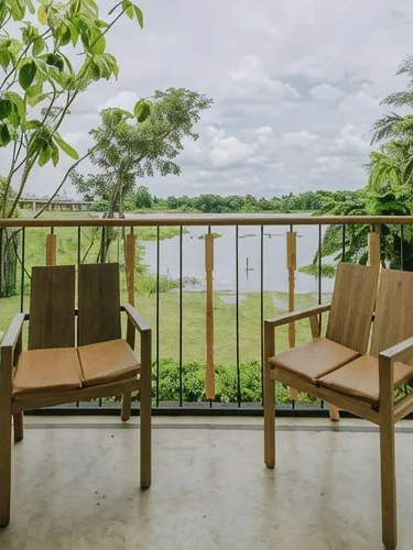 รูปภาพของWhite Wall Riverfront Hotel