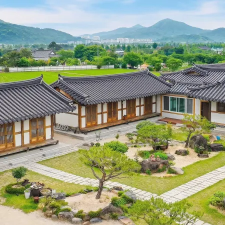 Hanok 1st Street Отели рядом с достопримечательностью «Галерея «Хонджасу»»