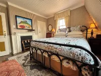 George House Heritage B&B - parking