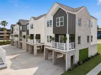 Beachwalk Club Steps to Beach Sleeps 16 Pets - Bungalows